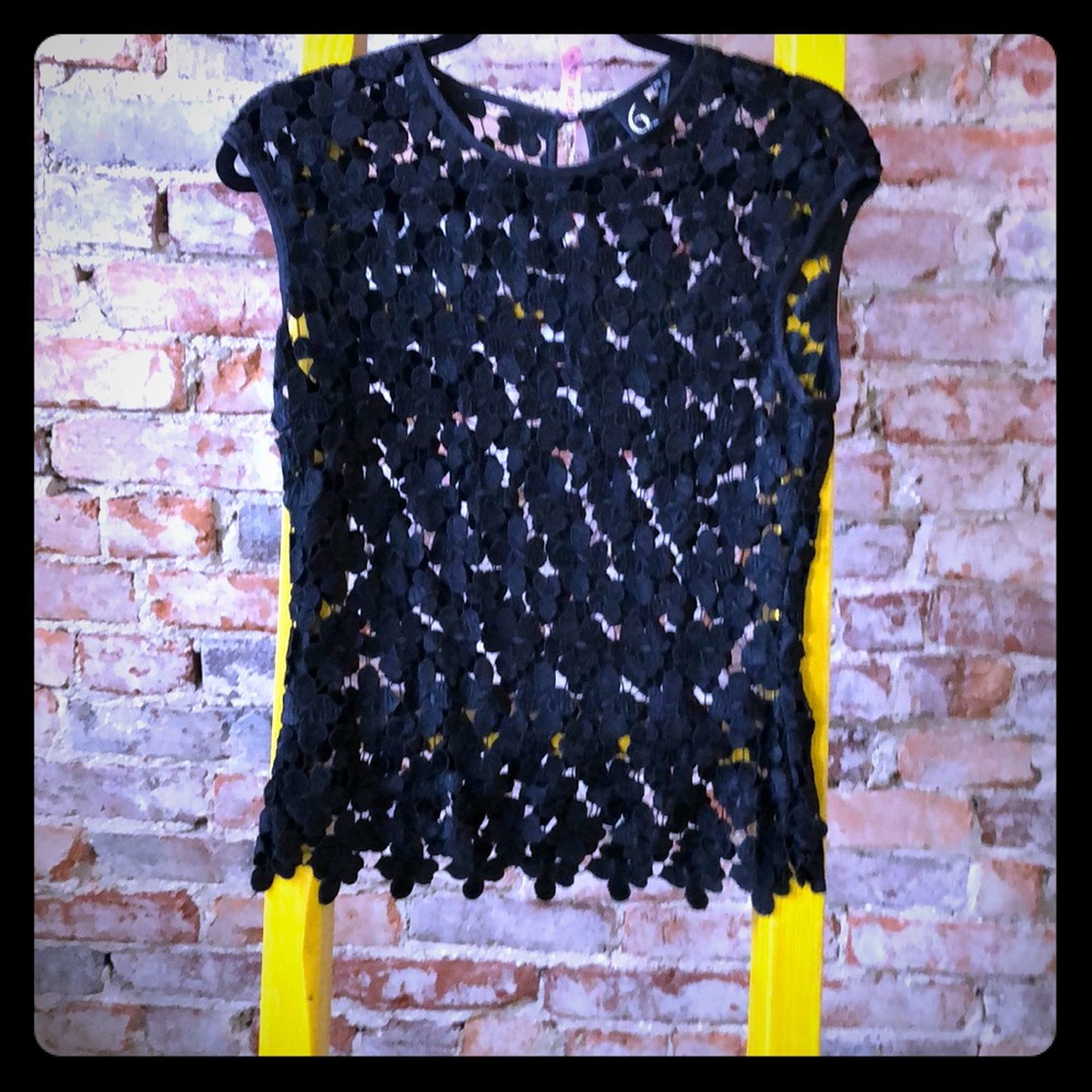 Cap sleeve, lace top with shell
